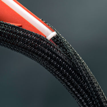 FLEXO® F6N: Split Braided Tubing for Easy Installation and Versatile Bundling